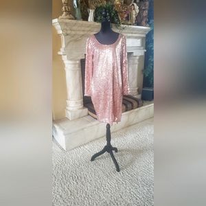Beautiful rosegold sequin dress